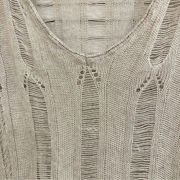 Brandy Melville Neutral Lightweight Sweater - Picture 5 of 5